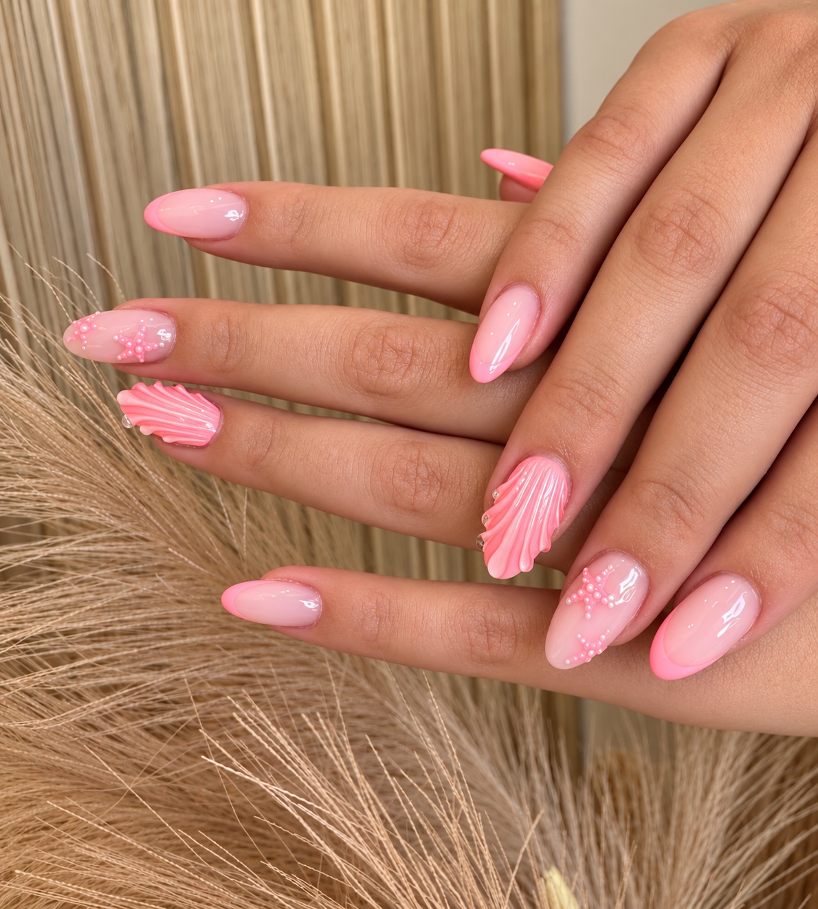 Ροζ nail art με τρισδιάστατα κοχύλια, αστερίες και πέρλες