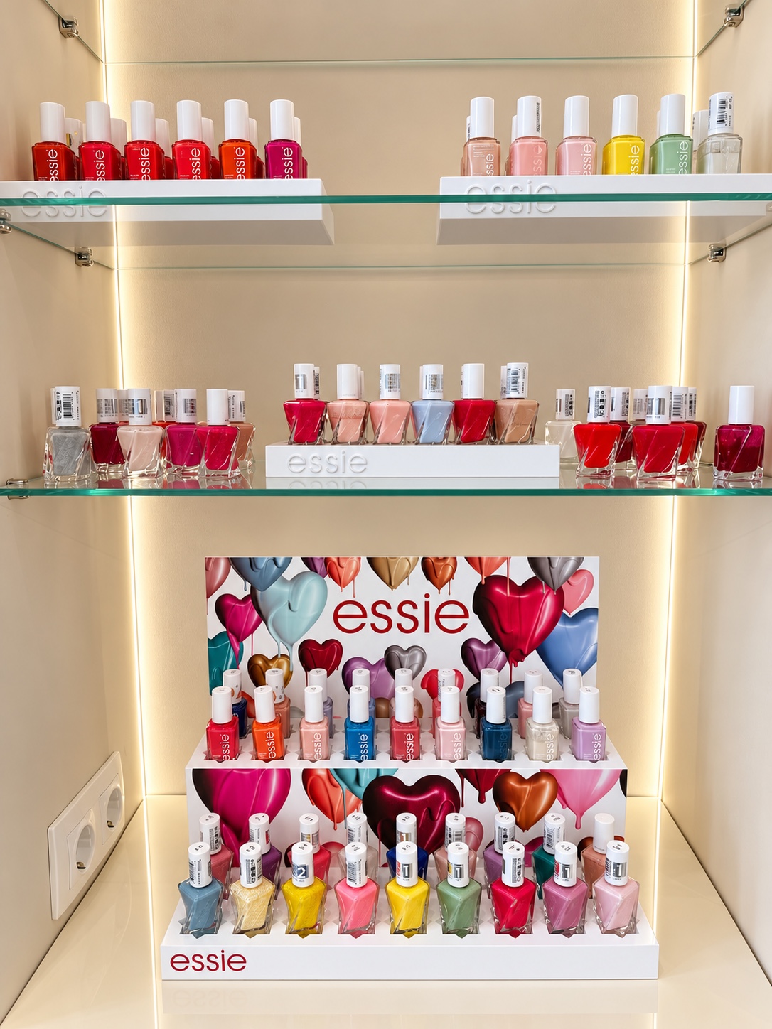 Η παλέτα του studio στο NaiLuxe Kifissia